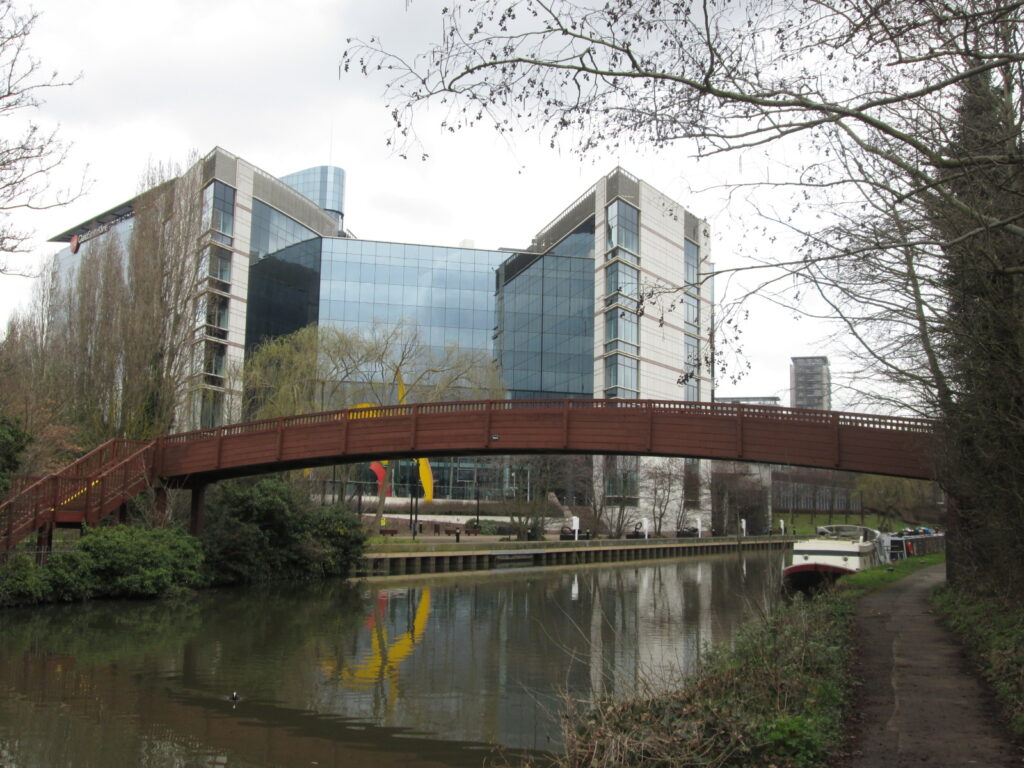 Abfindung bei Betriebsschließung: Was Arbeitnehmer im GSK-Werk Dresden wissen müssen – Abfindung Betriebsschließung